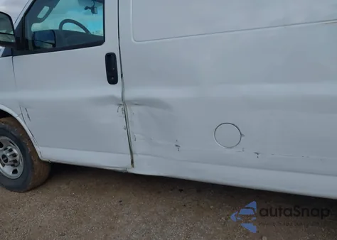 2018 GMC Savana 2500 Work Van z USA, uszkodzony, nr VIN 1GTW7AFPXJ1314945